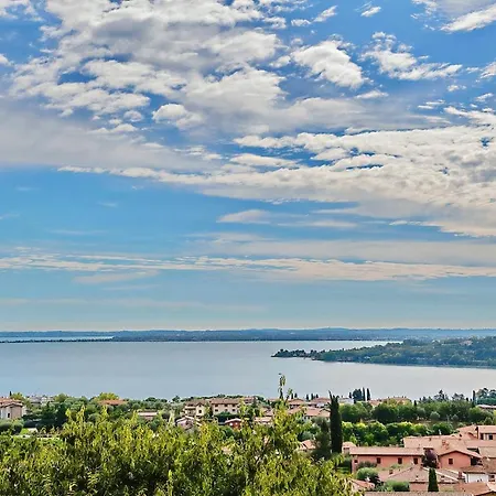 بيت للعطل Alice's Nest-lake View House